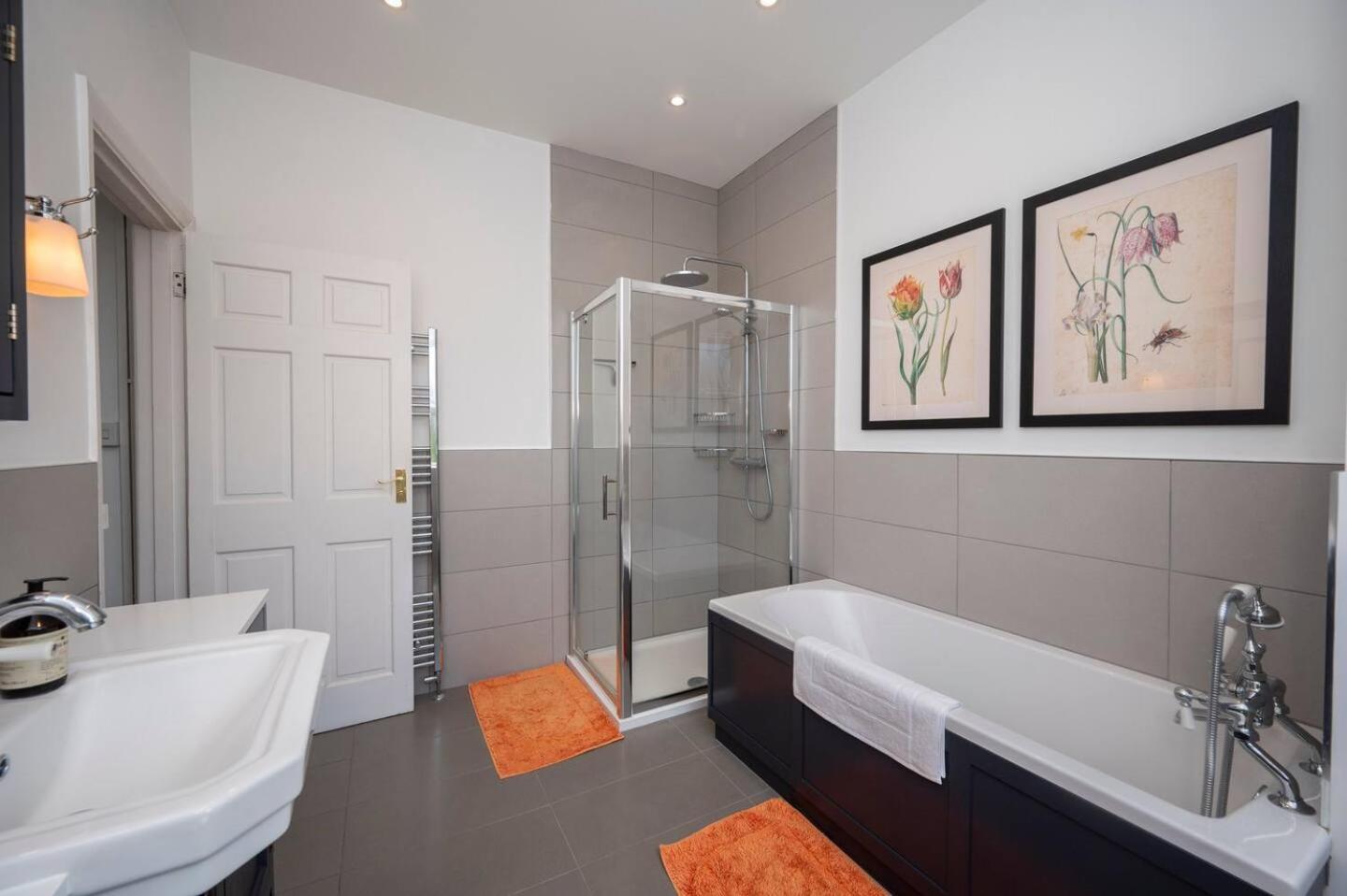 Pass The Keys Stylishly Designed Townhouse - Garden Oasis Semesterbostad London
