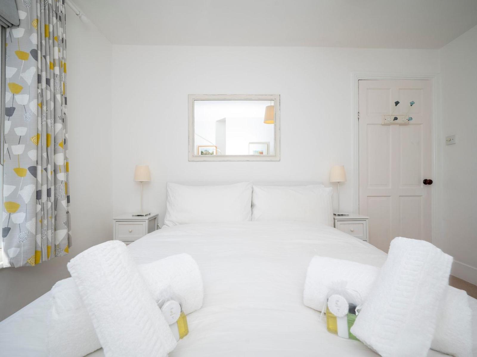 Semesterbostad Pass The Keys Stylishly Designed Townhouse - Garden Oasis London