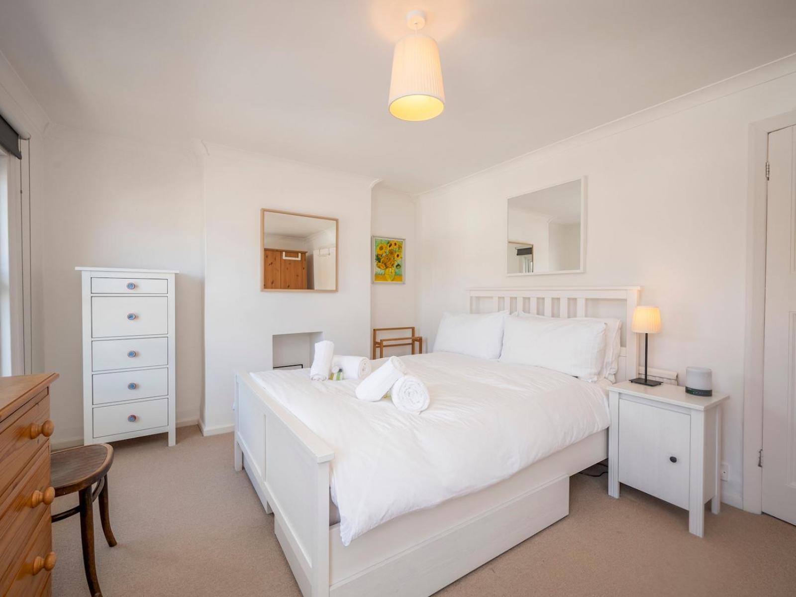 Pass The Keys Stylishly Designed Townhouse - Garden Oasis Semesterbostad London