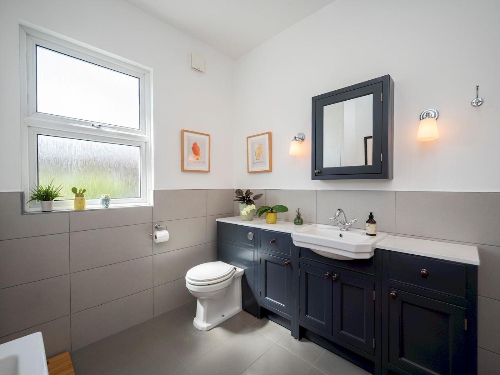 Semesterbostad Pass The Keys Stylishly Designed Townhouse - Garden Oasis