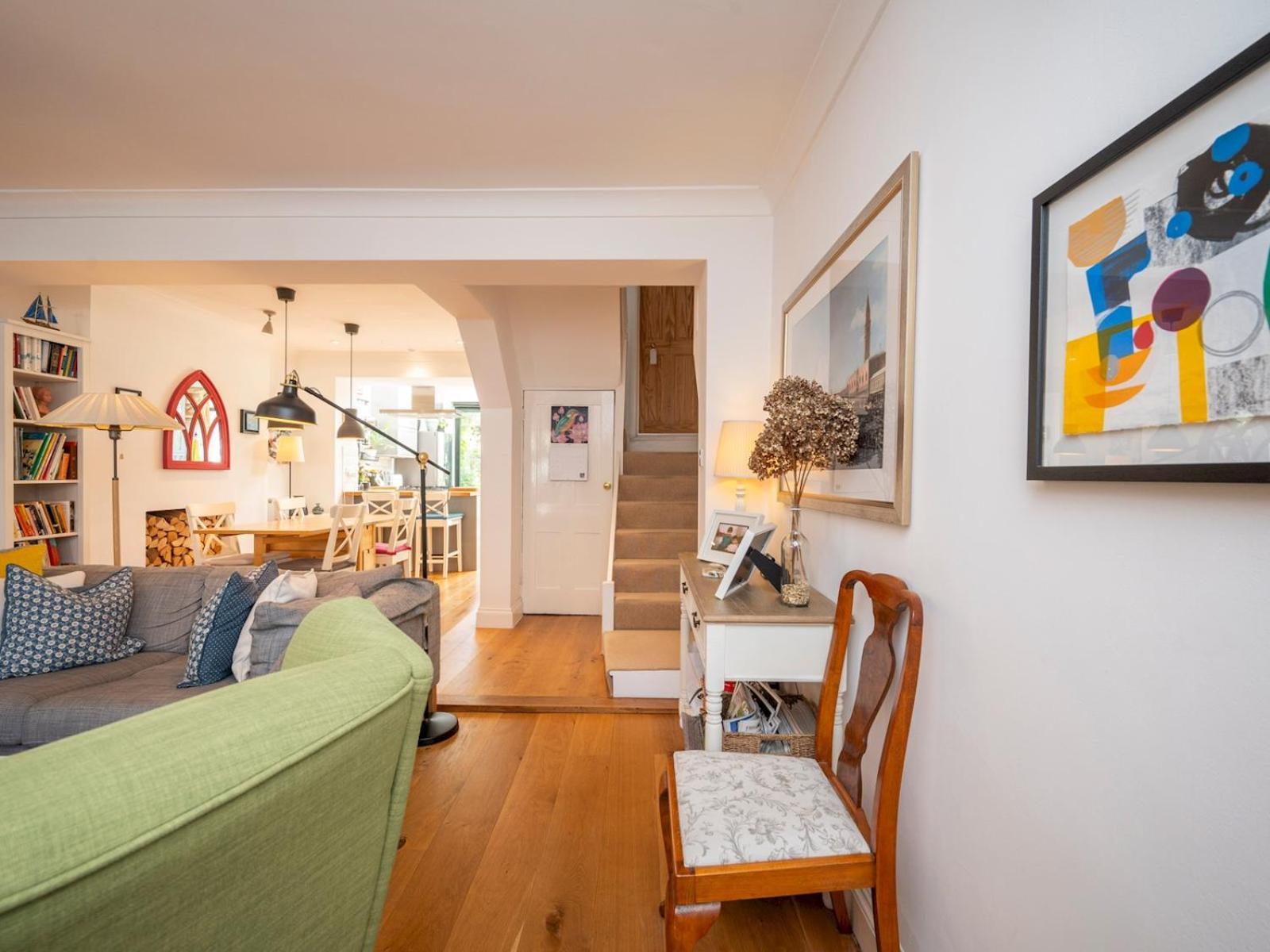 Semesterbostad Pass The Keys Stylishly Designed Townhouse - Garden Oasis