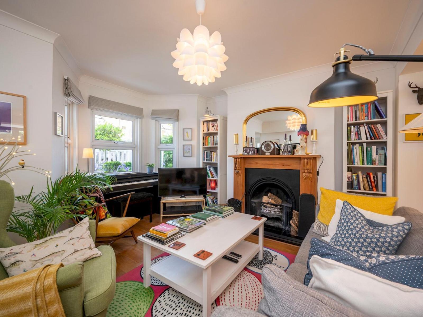 Pass The Keys Stylishly Designed Townhouse - Garden Oasis Semesterbostad *