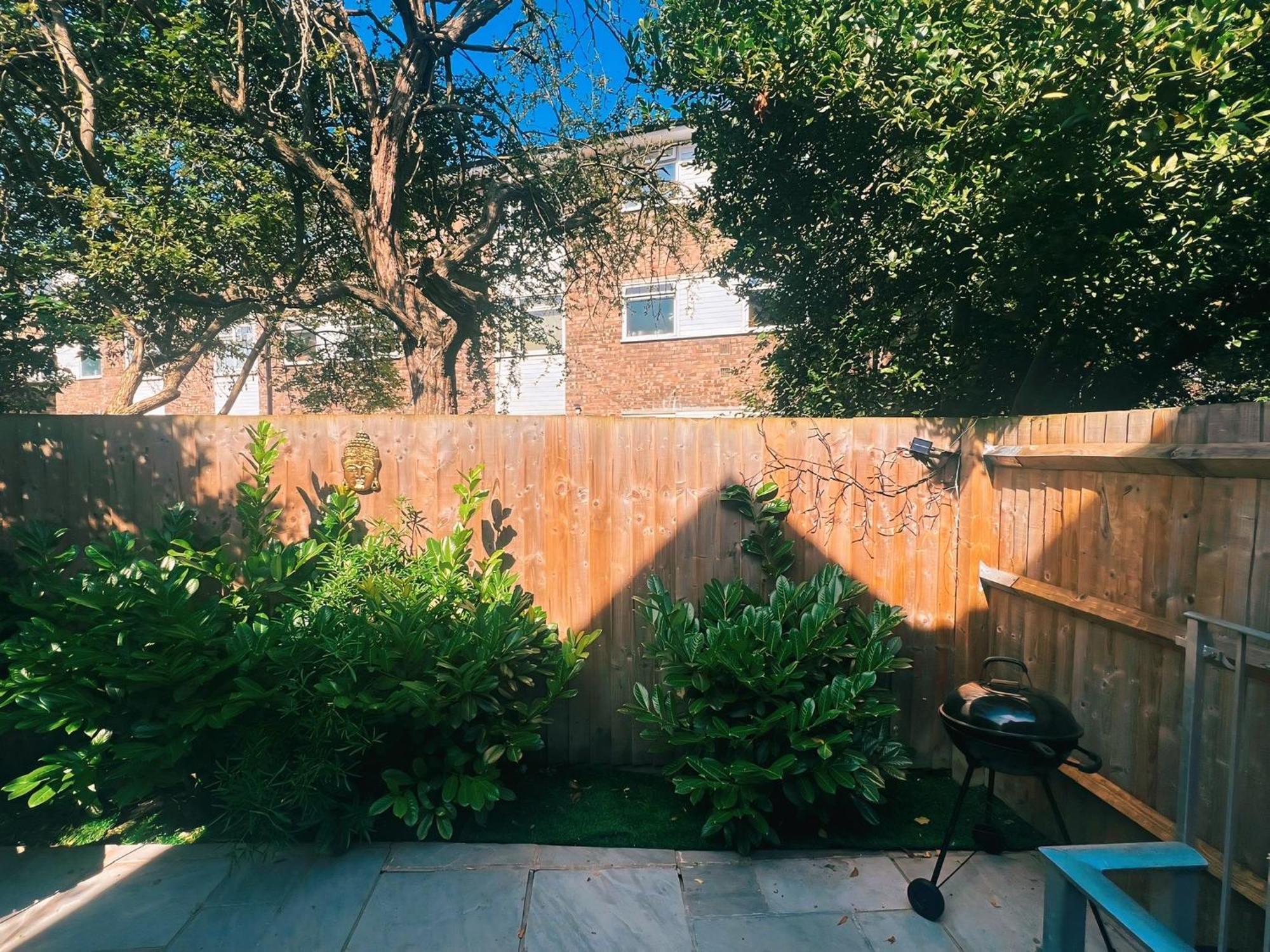 Tropical With Private Bathroom And Patio Gasthuis *