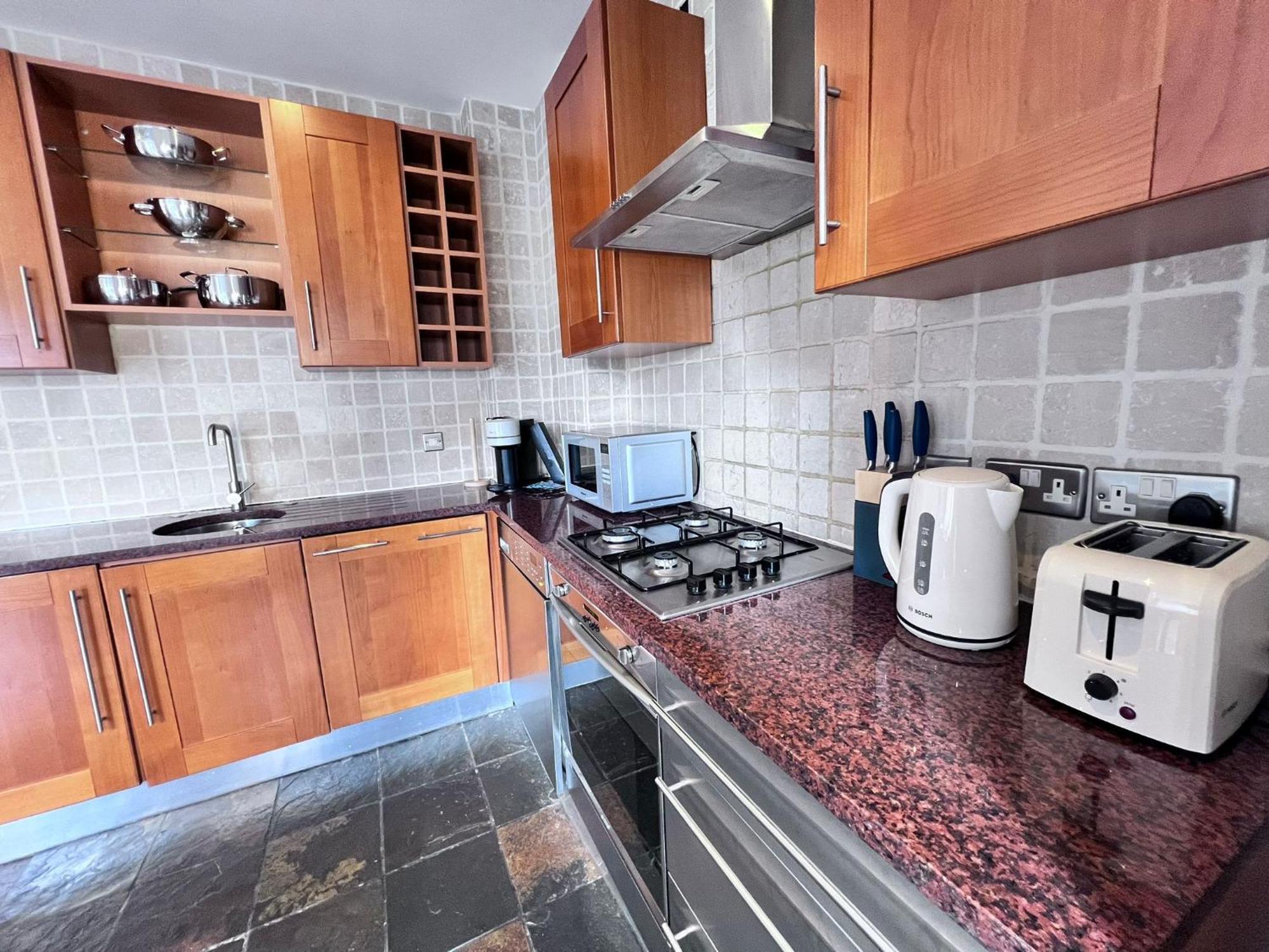 Apartment Luxury 2-bedroom Flat In Camden *