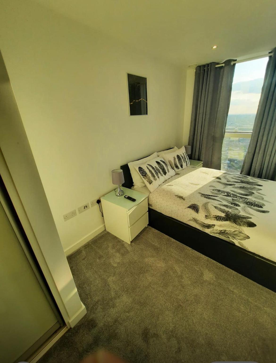 Leilighet Spacious 3 Bed With Stunning Views