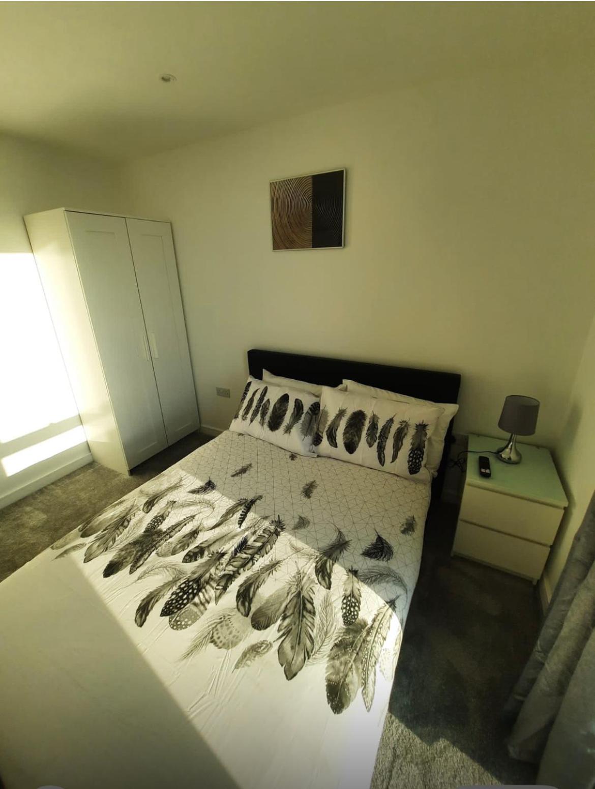 Spacious 3 Bed With Stunning Views Leilighet London