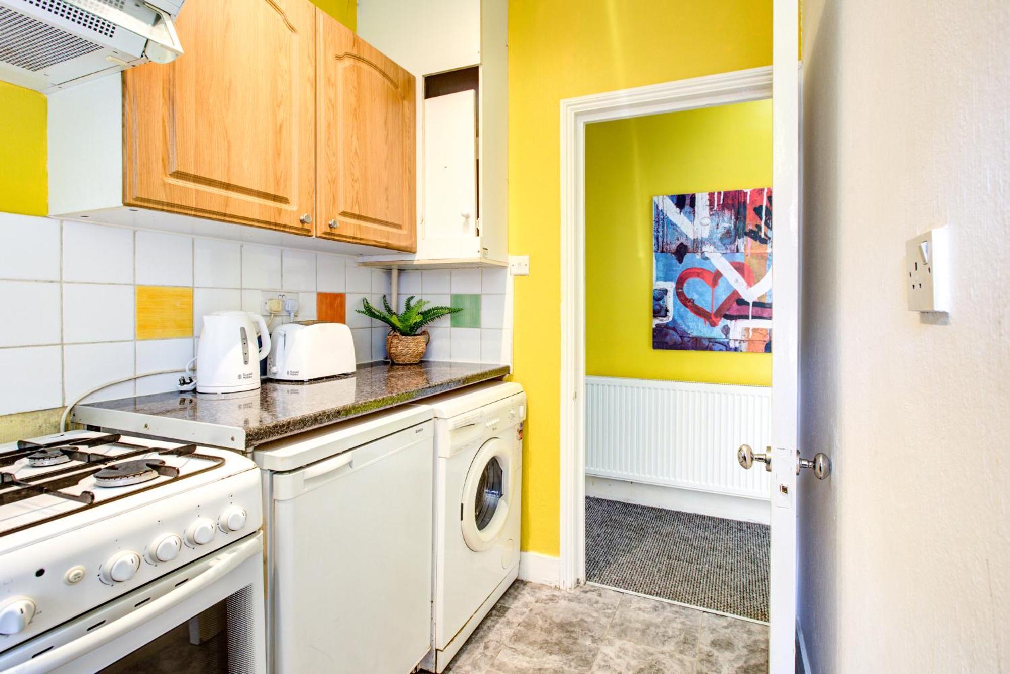 1 Bedroom & Livingroom Oxford Street In Central * Londra