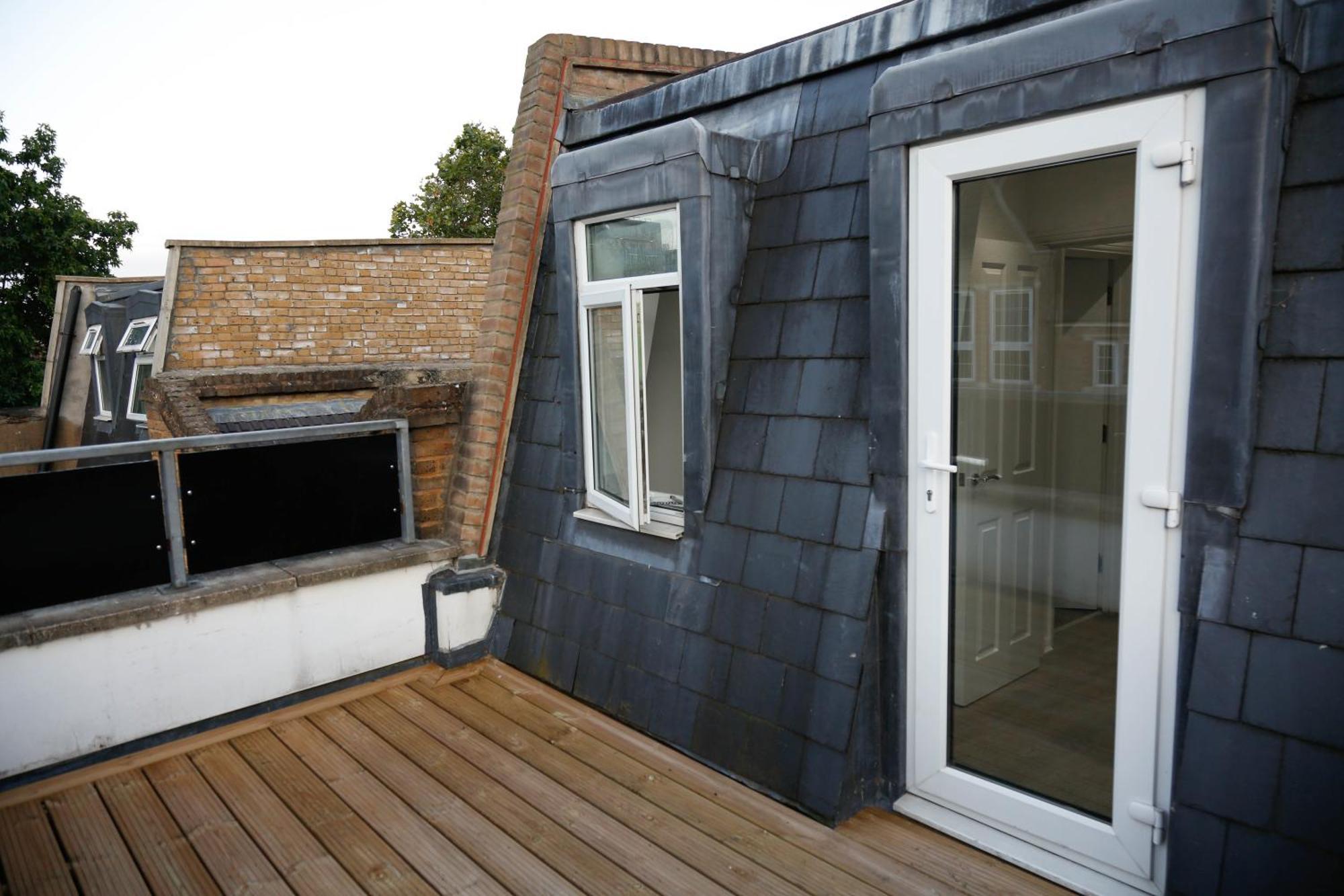 Lägenhet New Luxury In Next To Shops, Cafes, Bars & Metro London