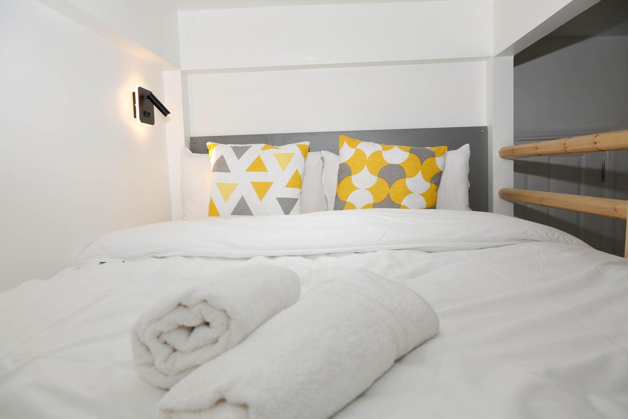 Lägenhet New Luxury In Next To Shops, Cafes, Bars & Metro London
