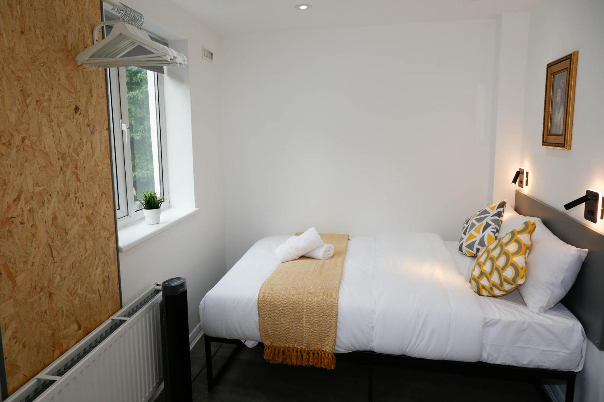 Lägenhet New Luxury In Next To Shops, Cafes, Bars & Metro *