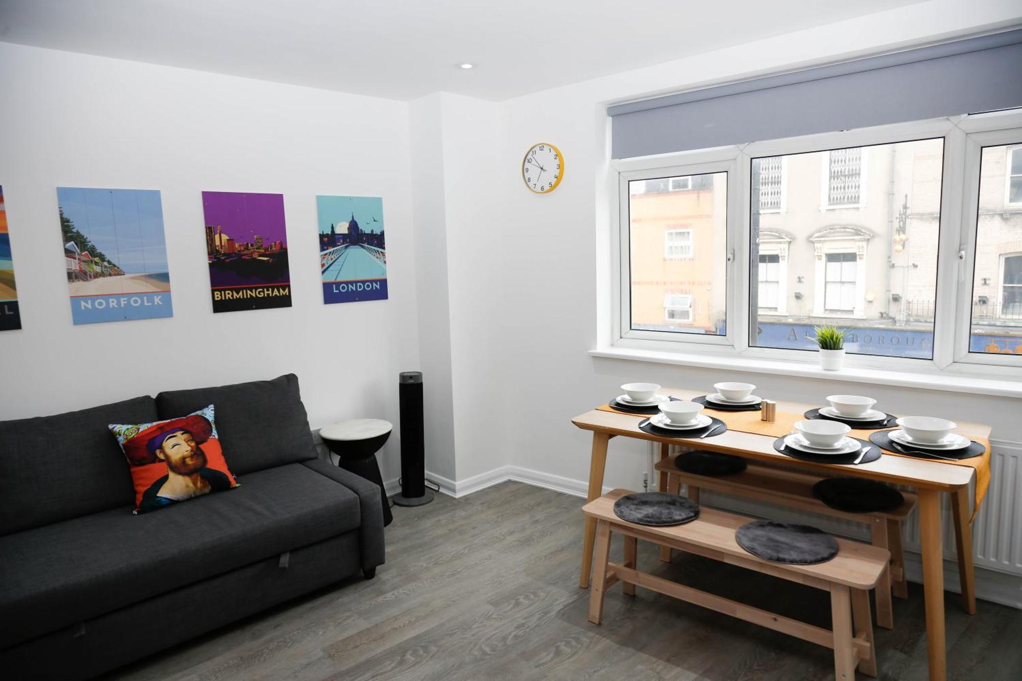 Apartment New Luxury In Next To Shops, Cafes, Bars & Metro