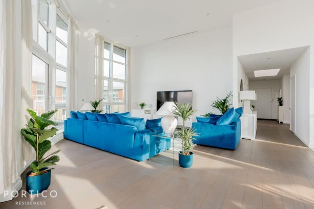 Portico Residences - Stunning Penthouse With River Views In Battersea London