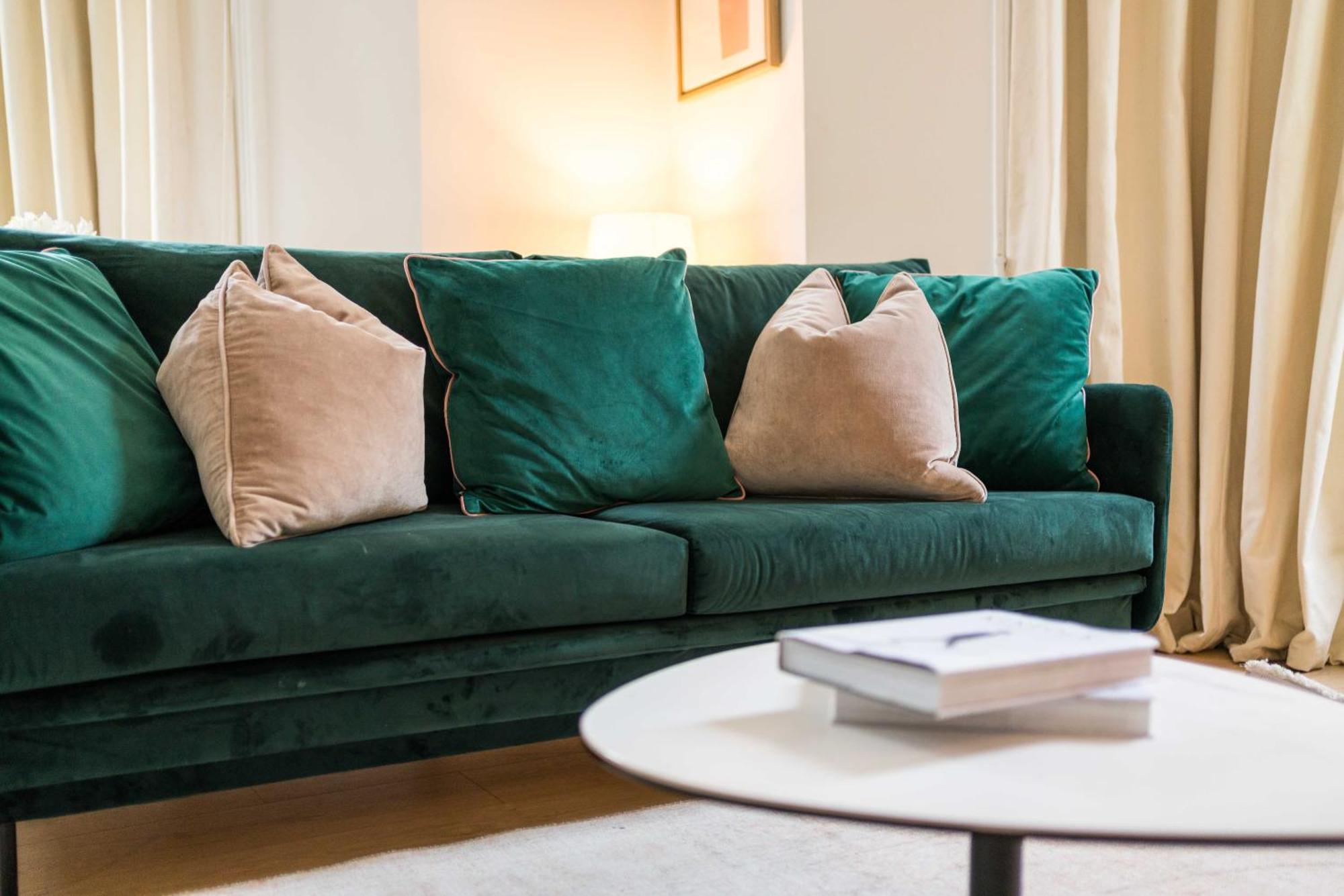 F1 Earlscourt-kensington-highstreet-ac Apartment