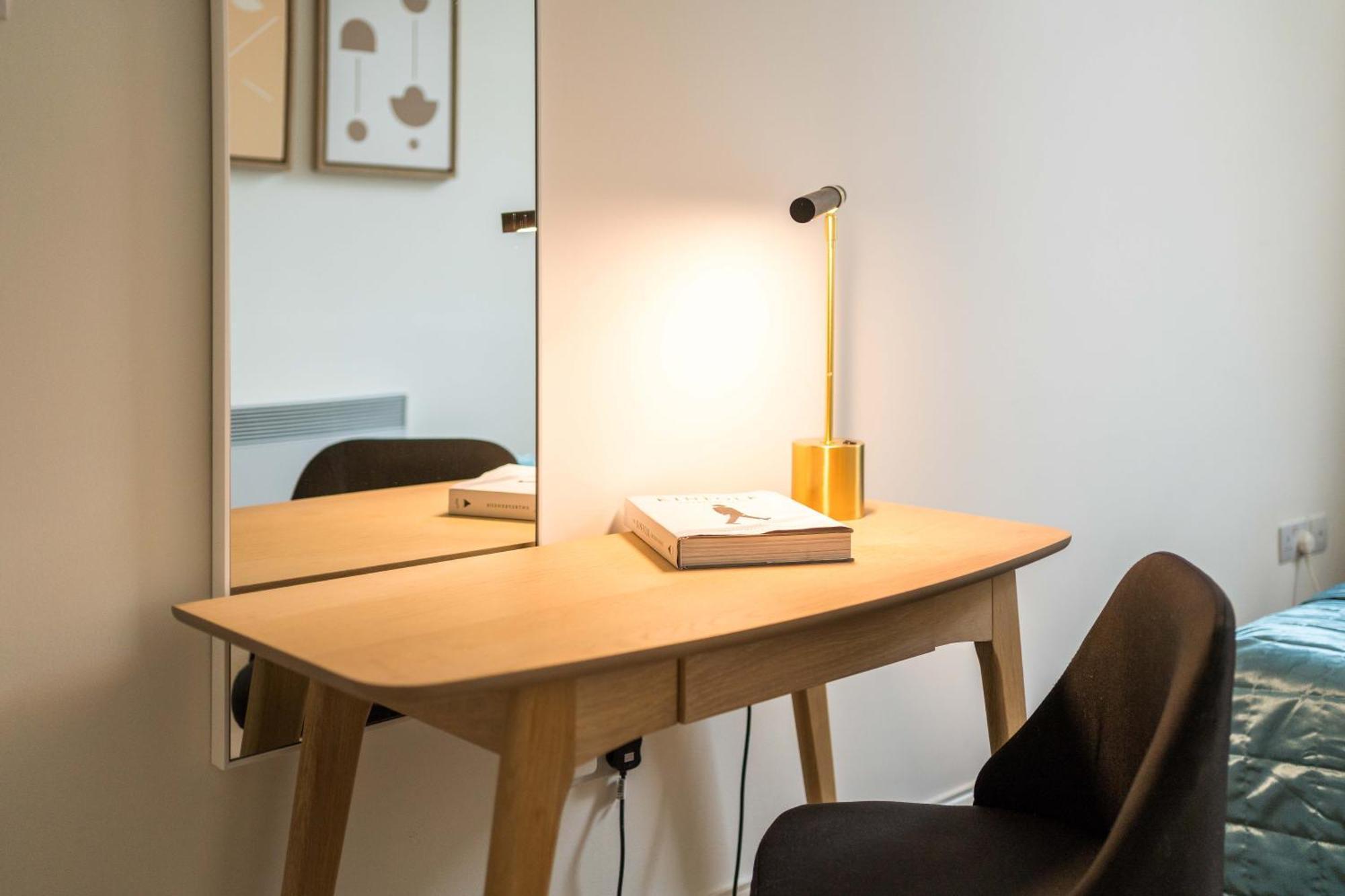 F1 Earlscourt-kensington-highstreet-ac Apartment