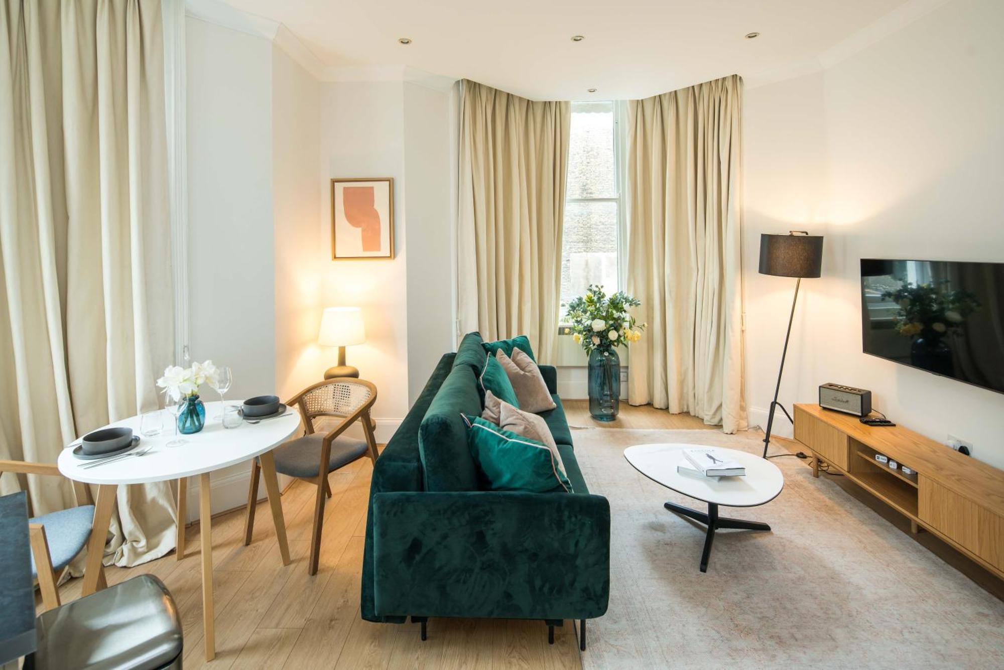 F1 Earlscourt-kensington-highstreet-ac London