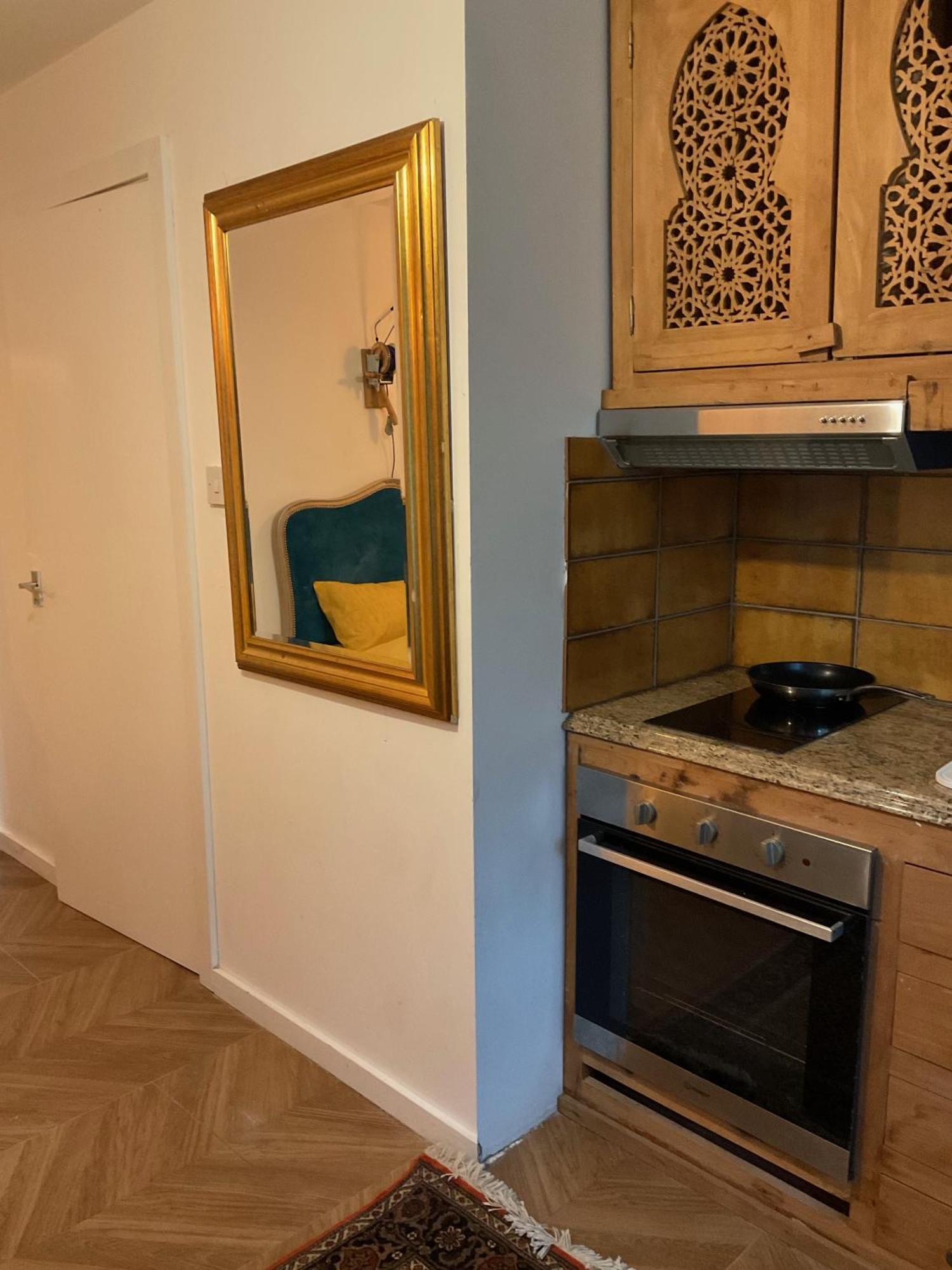 Appartamento Studio6 Charming With Modern Amenities In *