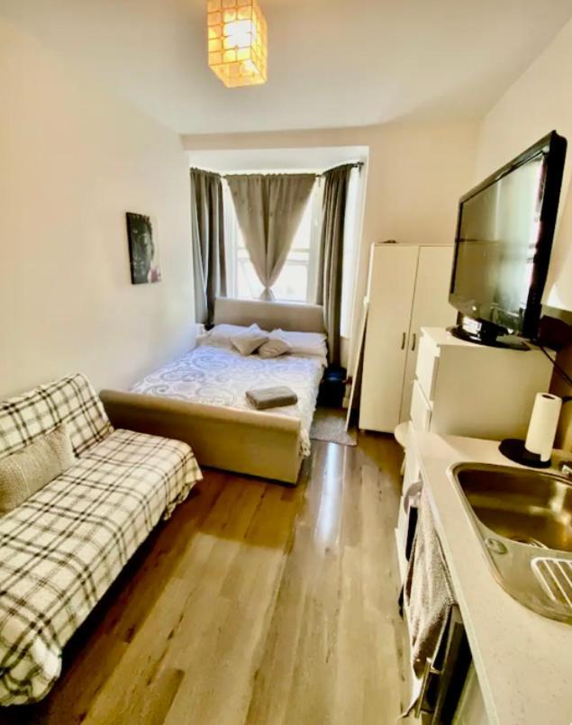 Modern Sleeps 4 People Opposite Westfield Shepherds Bush Apartment London