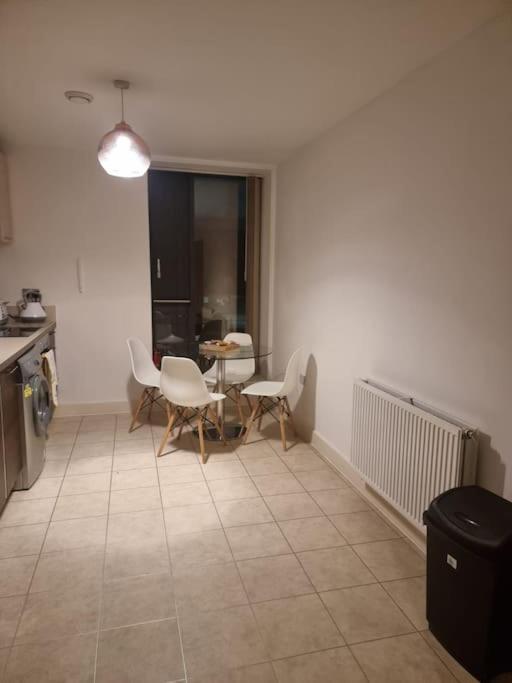 Appartement Premium Offers L Last-minute L Remigro Short Lets L 1 Bed Flat L Royal Docks L Airport & Excel L 2 Bed St Albans L Family Friendly L Near Bus Stop L Centre L Book Today With Remigro *