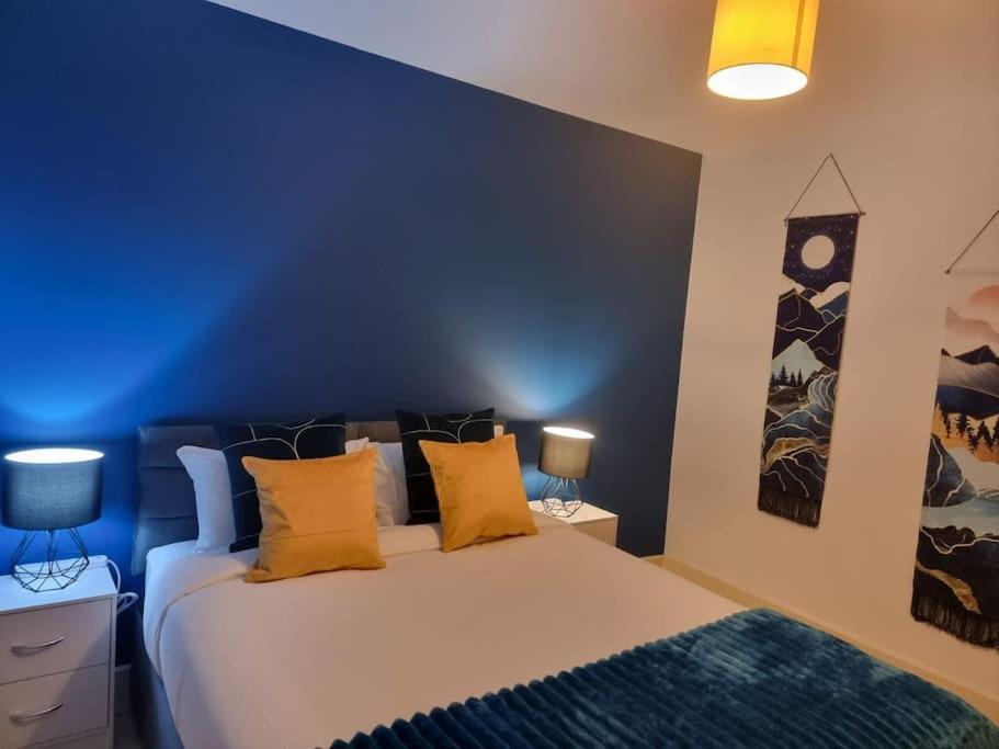 Lejlighed Premium Offers L Last-minute L Remigro Short Lets L 1 Bed Flat L Royal Docks L Airport & Excel L 2 Bed St Albans L Family Friendly L Near Bus Stop L Centre L Book Today With Remigro *