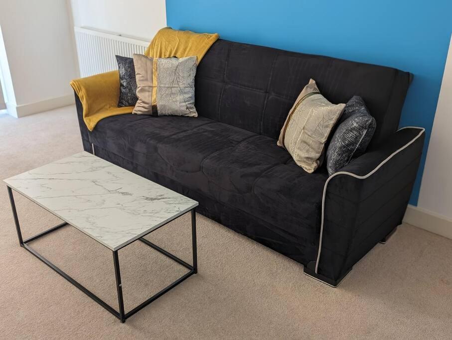Lejlighed Premium Offers L Last-minute L Remigro Short Lets L 1 Bed Flat L Royal Docks L Airport & Excel L 2 Bed St Albans L Family Friendly L Near Bus Stop L Centre L Book Today With Remigro London