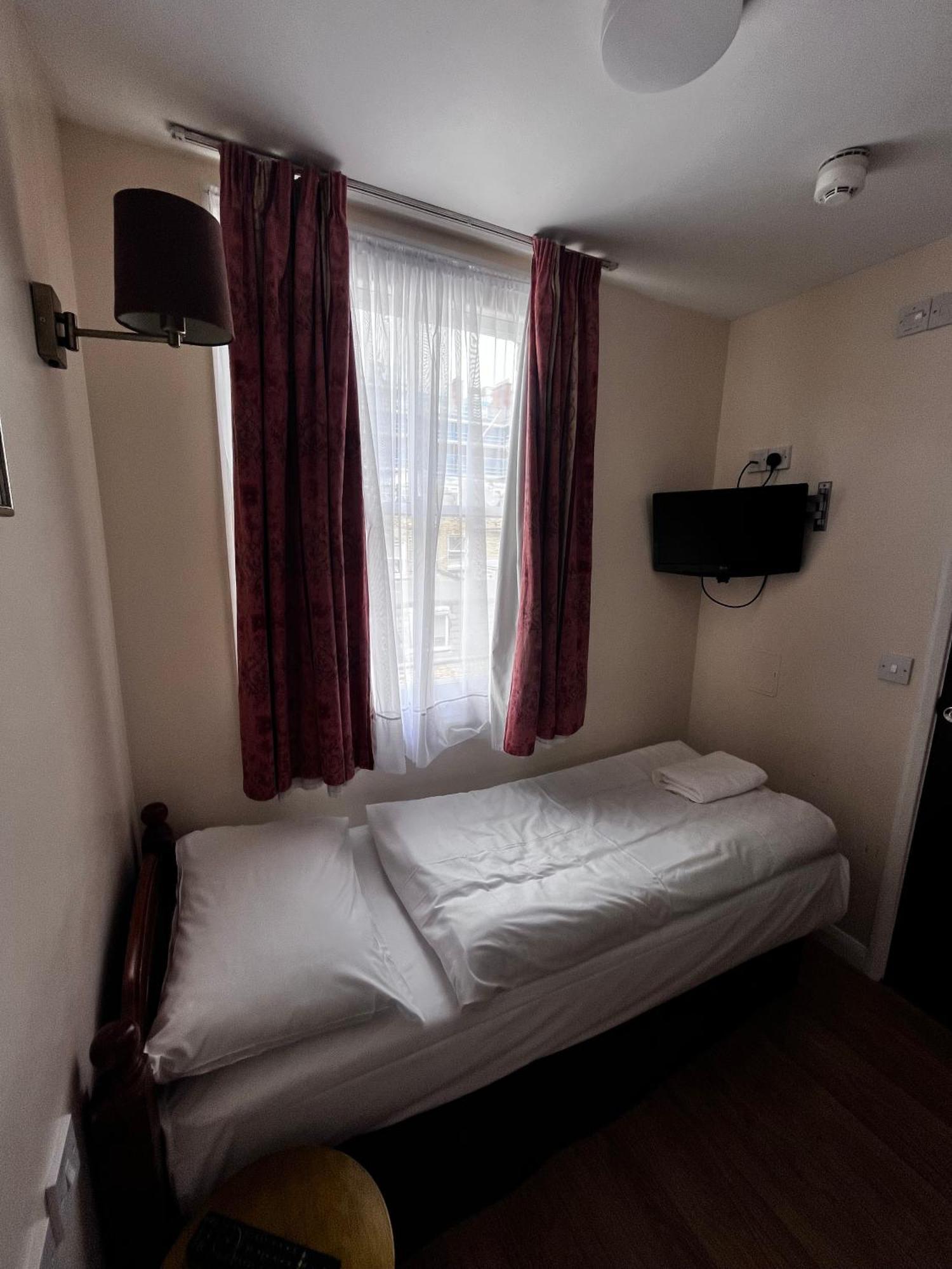 Hotel Dolphin - The