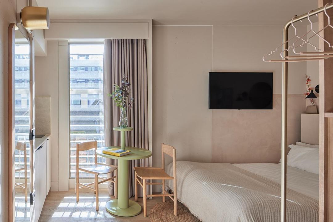 Buckle Street By Locke 4*