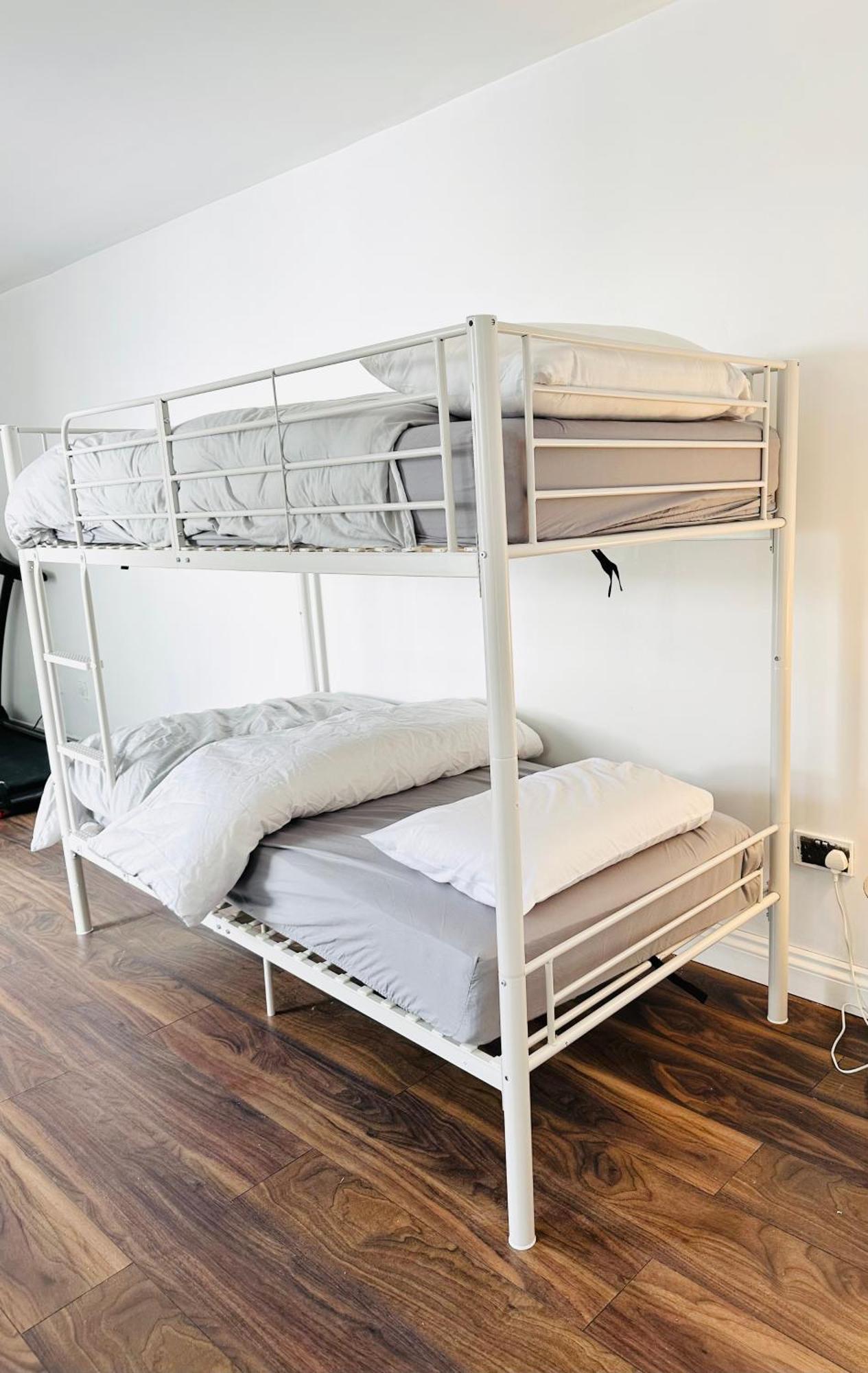 In - 30 Minutes - Wimbledon 14 Mins Ferienhaus London