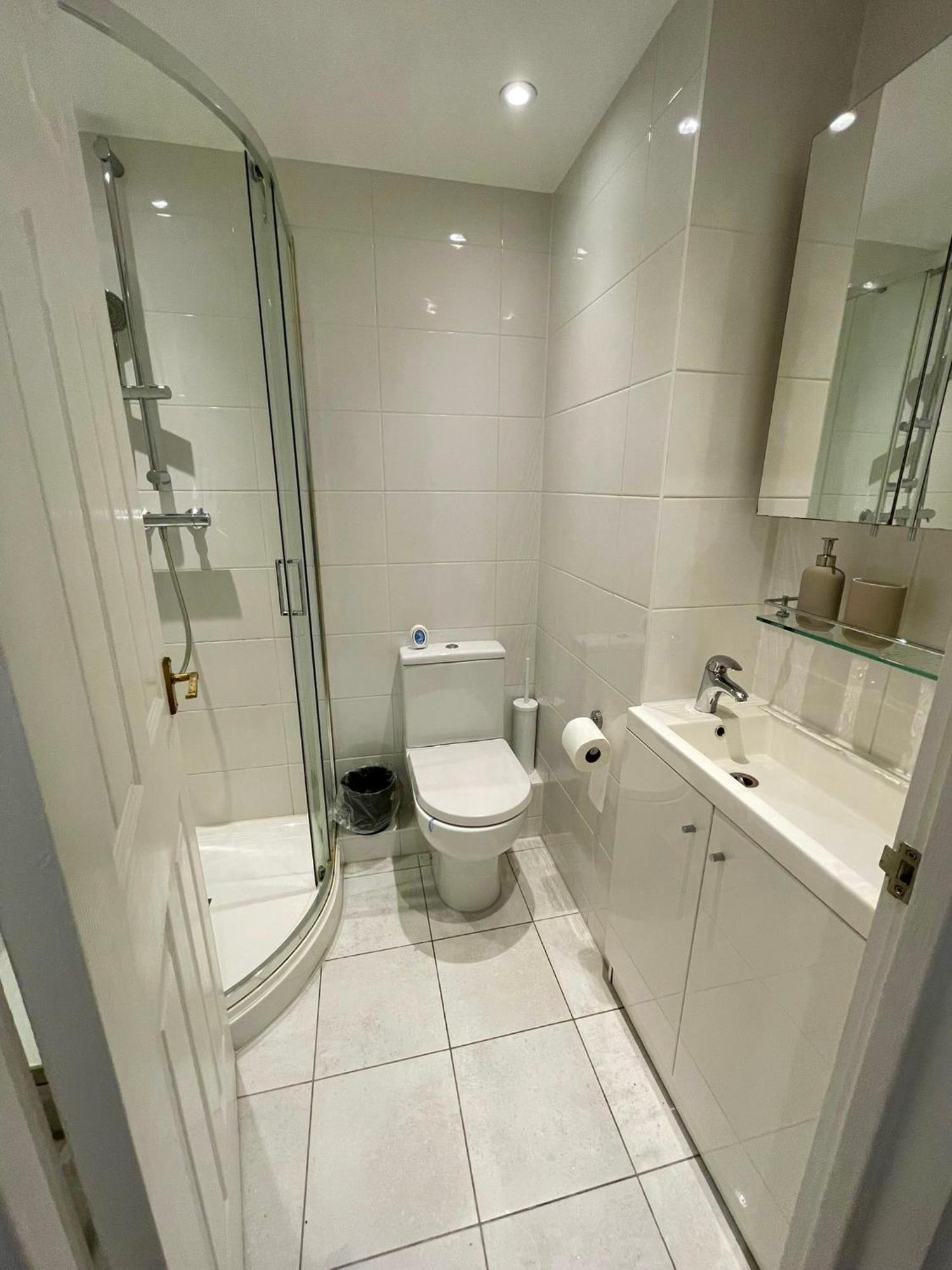 Stylish 1br, 15 Mins To Buckingham Palace, Lägenhet