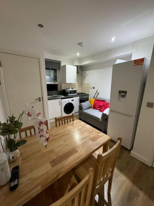 Appartamento Sleep 6 - 5 Min From Camden Market Hw5