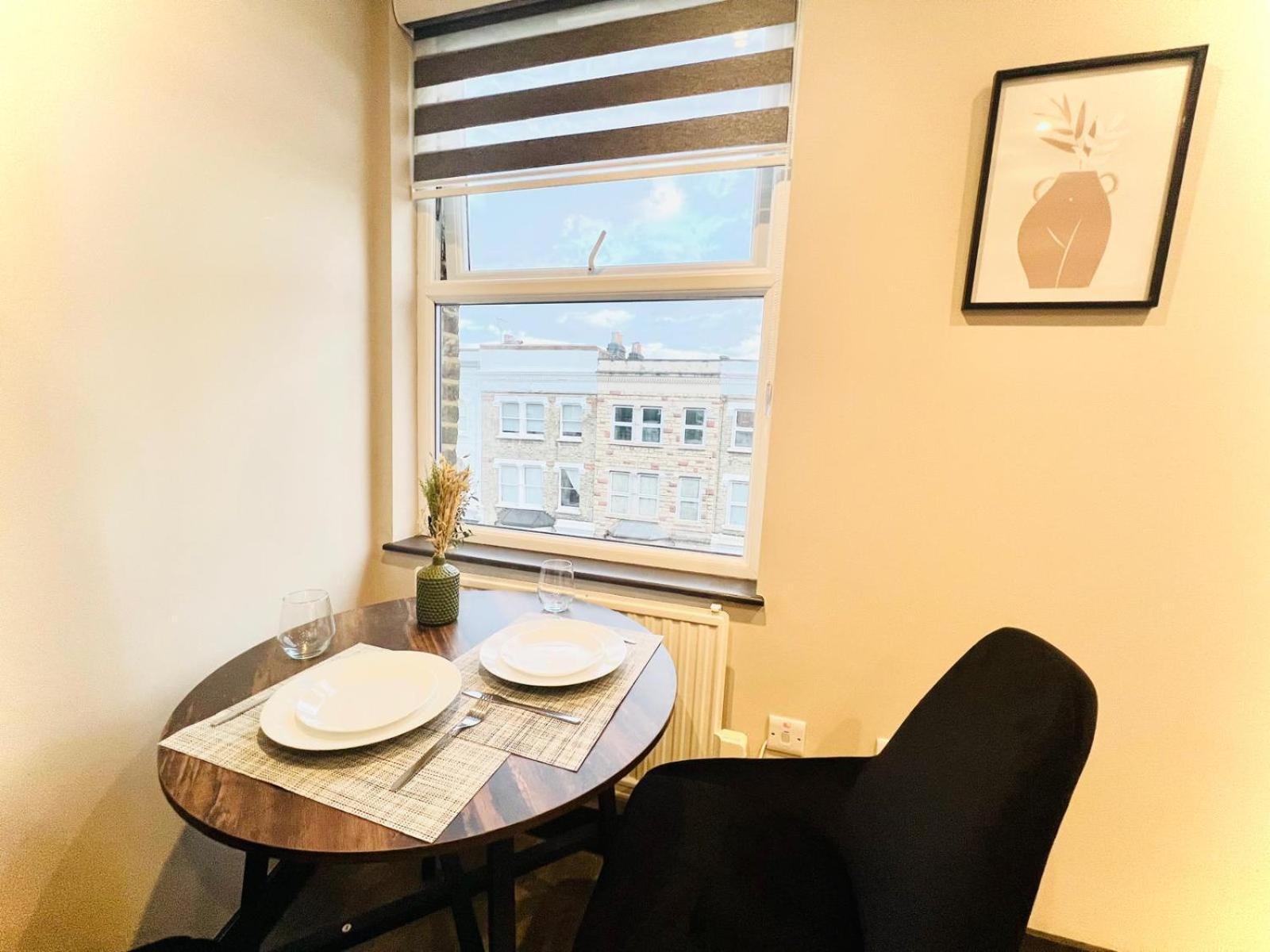 Luxury Flats, Location For Tourists * London