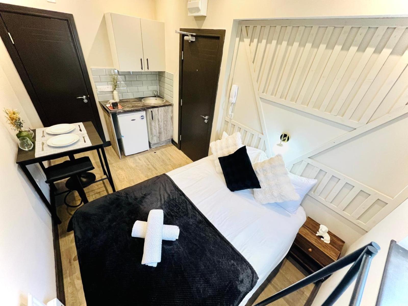 Luxury Flats, Location For Tourists London