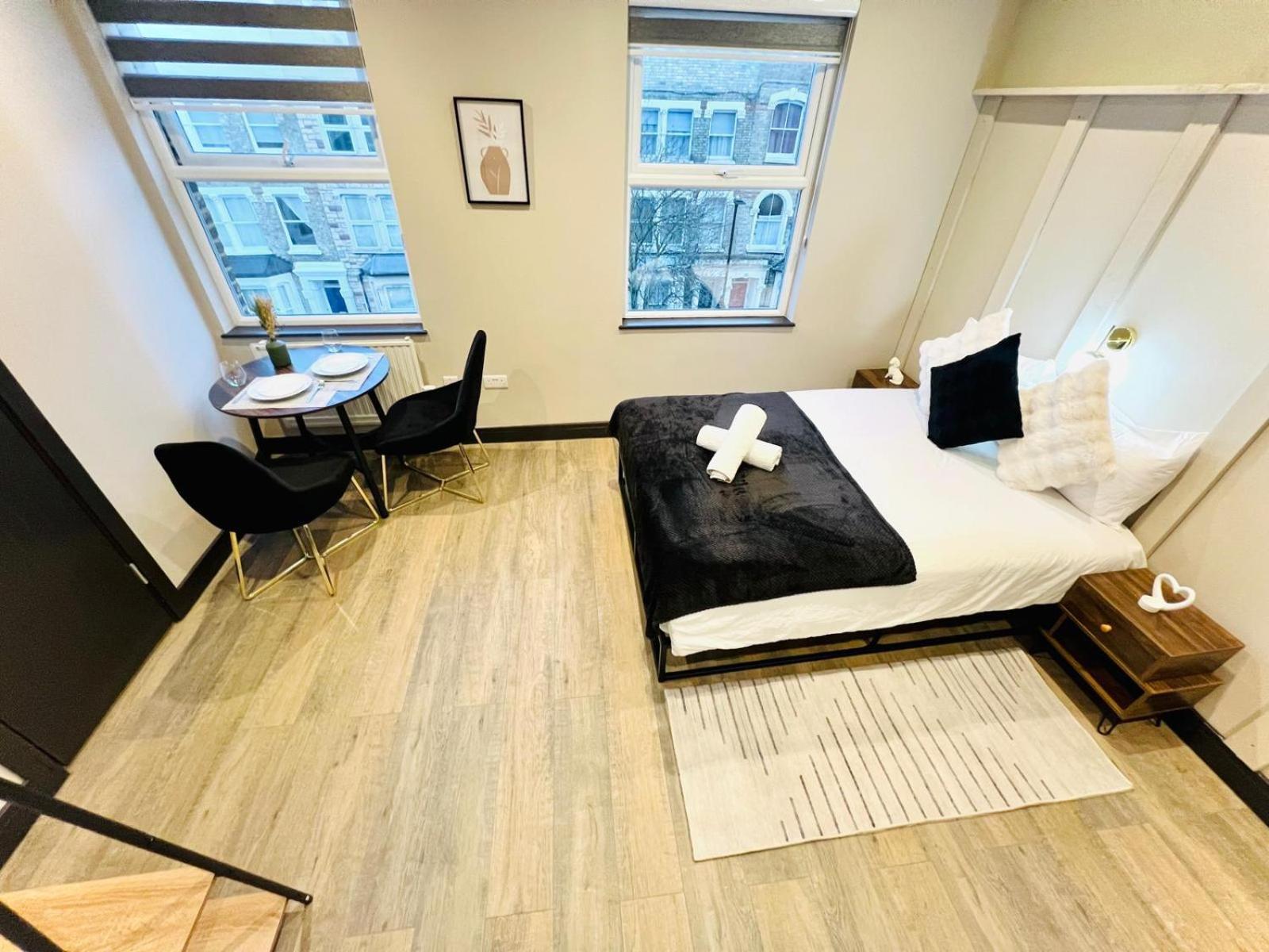 Luxury Flats, Location For Tourists * London