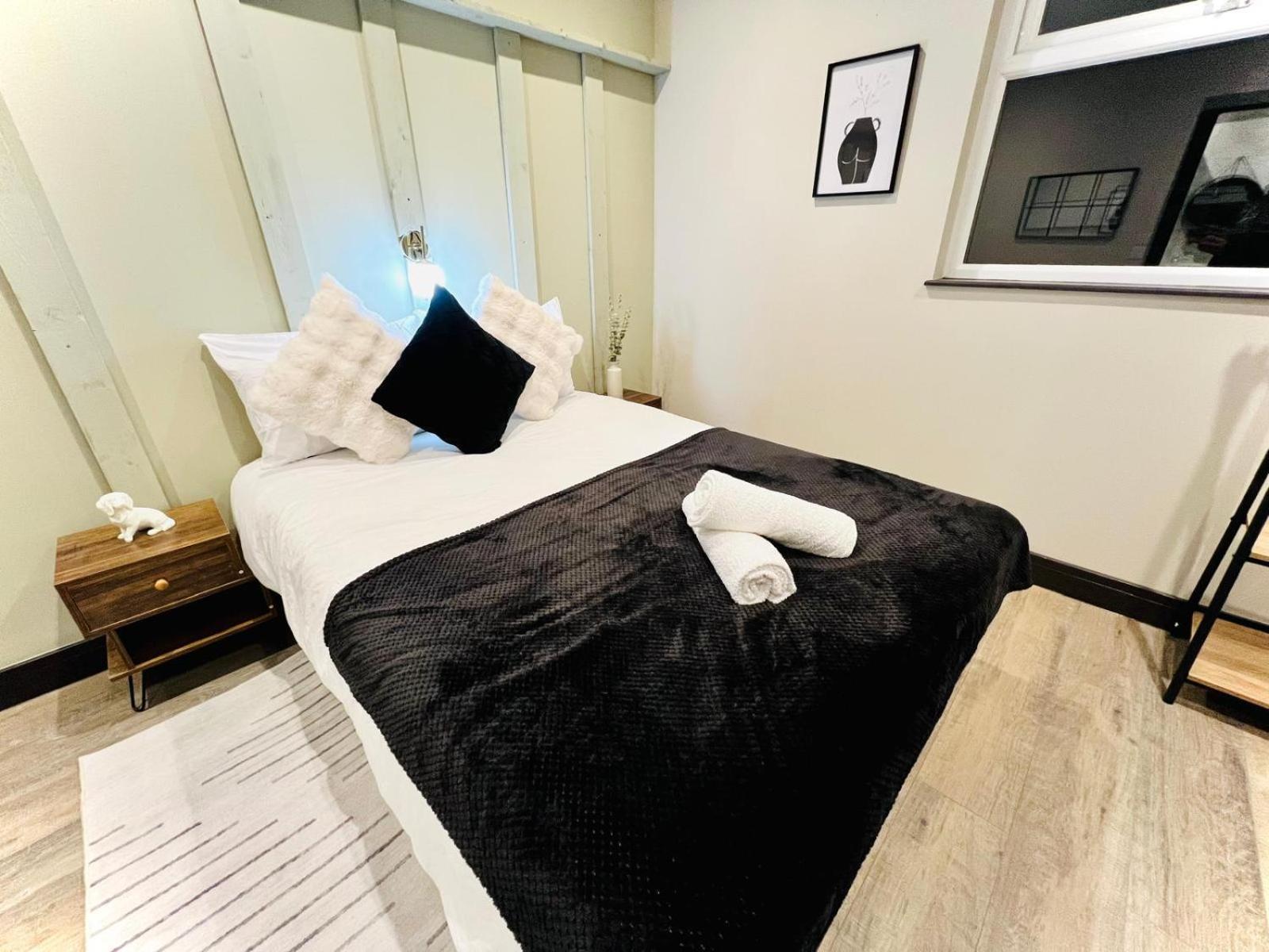 Luxury Flats, Location For Tourists London