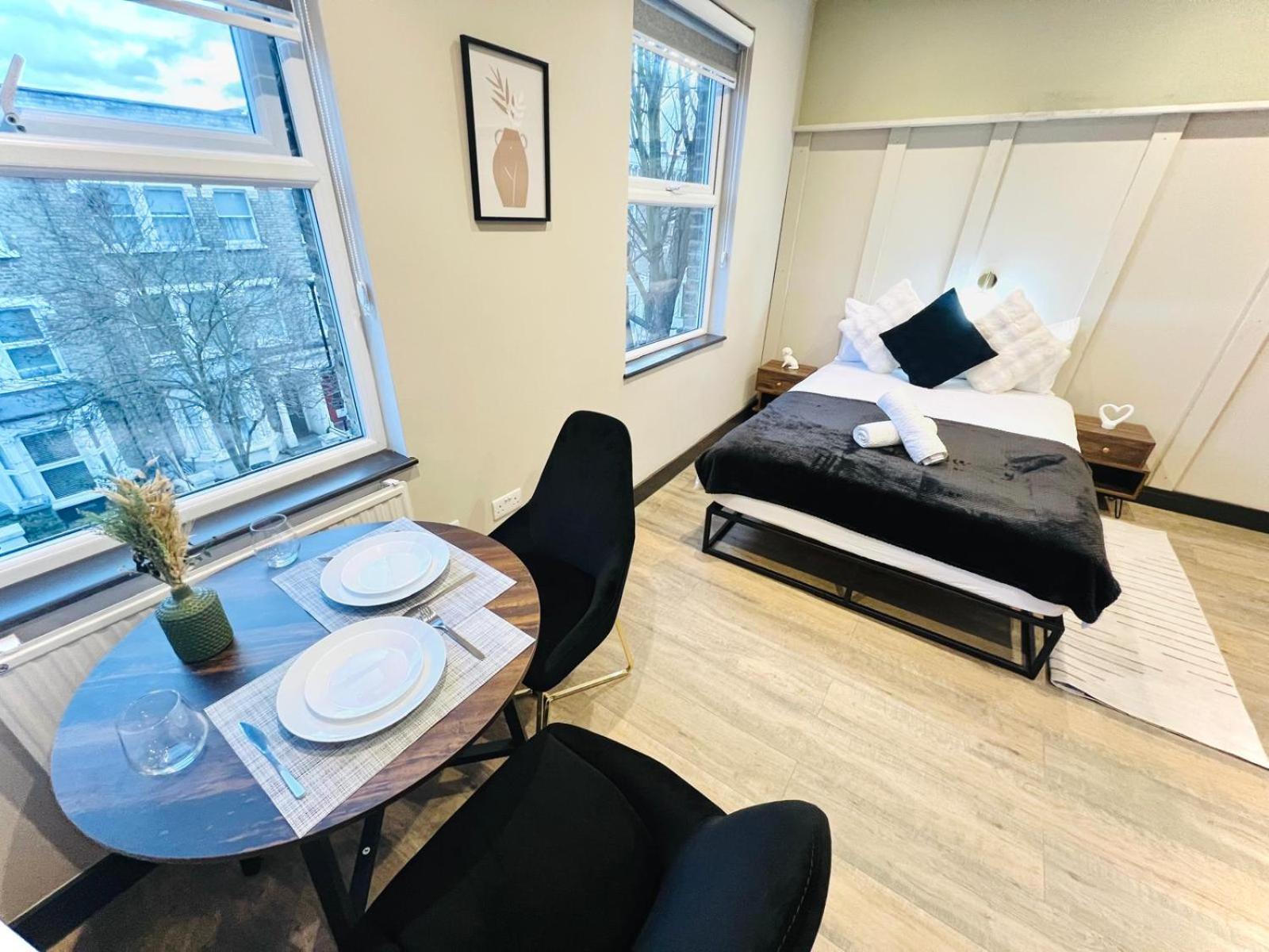 Luxury Flats, Location For Tourists London