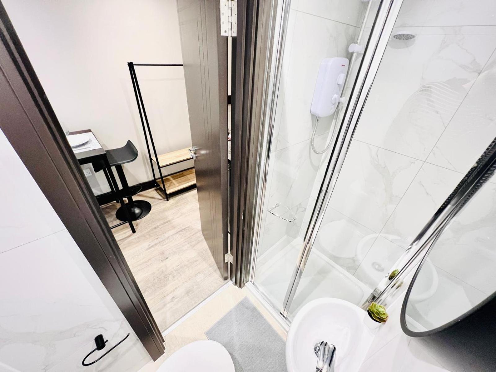 Luxury Flats, Location For Tourists Apartment *