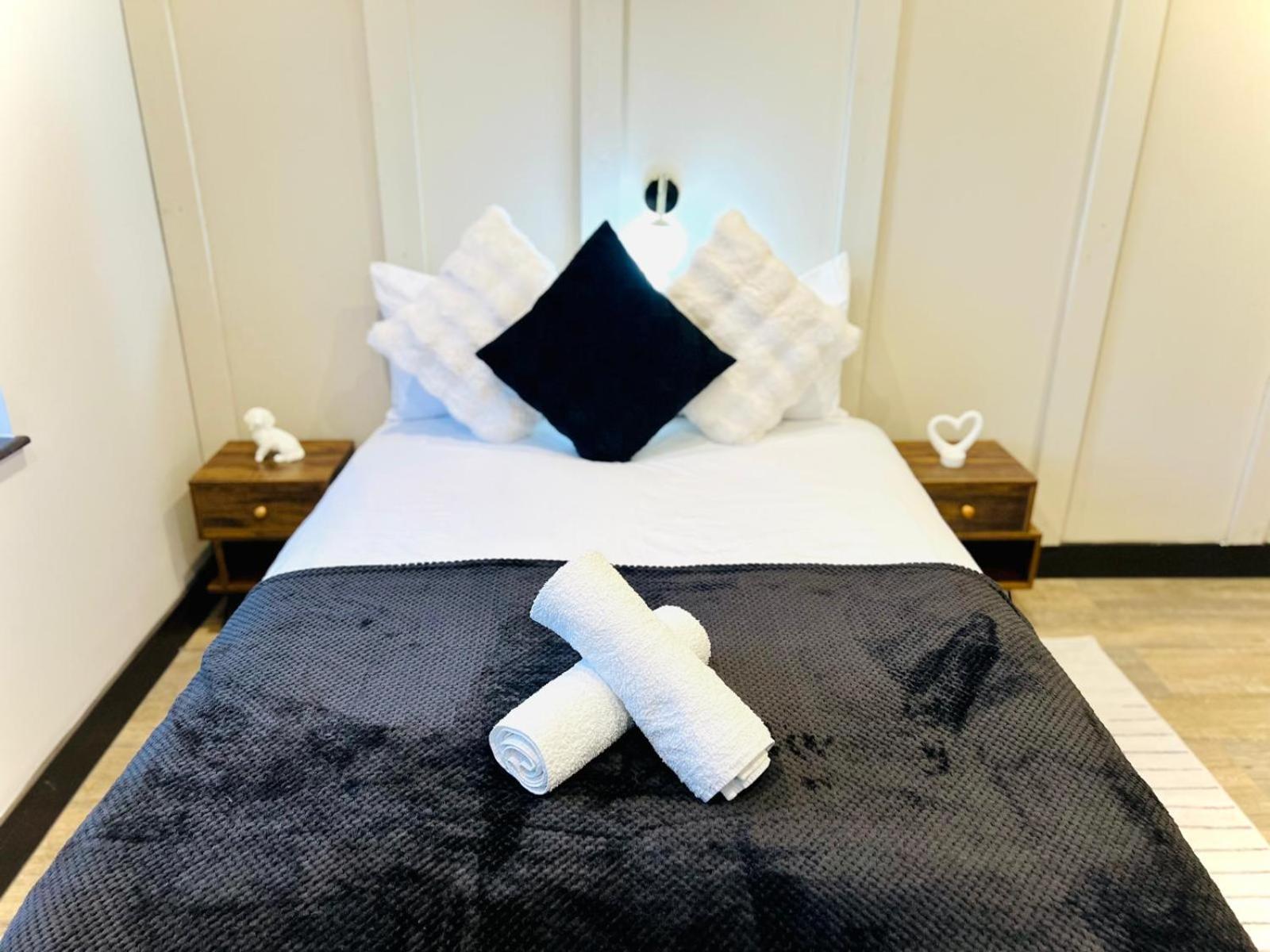 Luxury Flats, Location For Tourists London