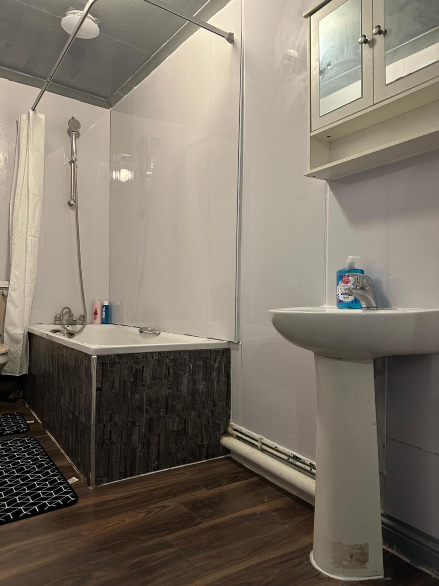 Homestay Luxury In A 4 Bedroom Flat! 4 Minutes Walk To Kingscross, St Pancras London