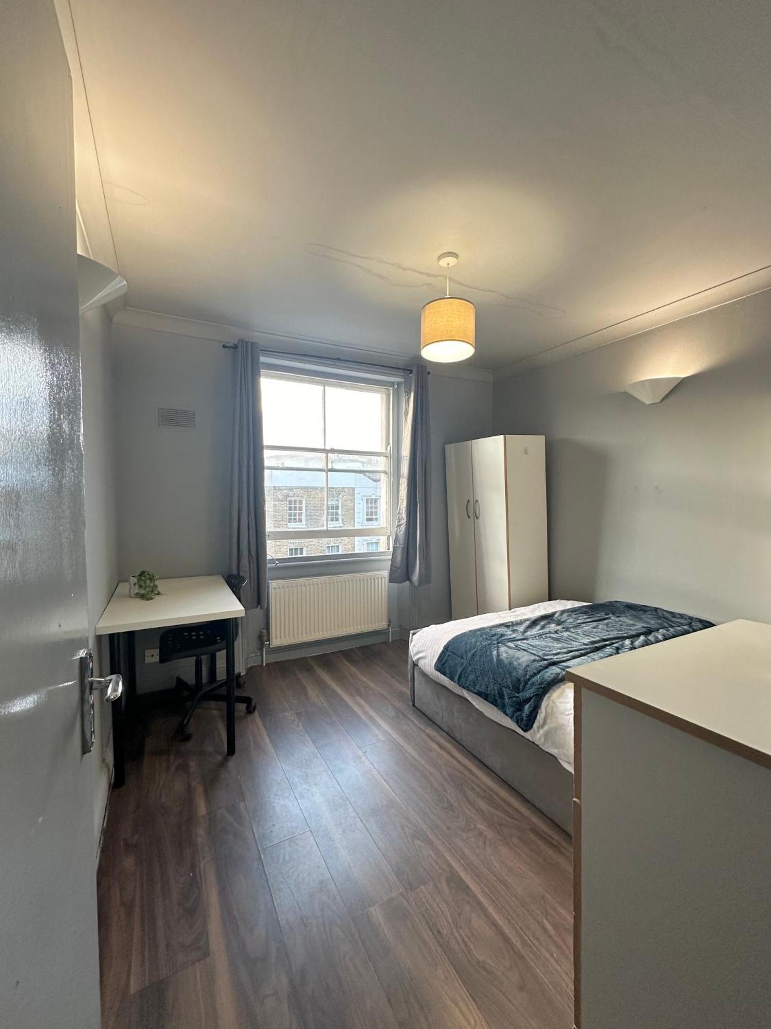 Homestay Luxury In A 4 Bedroom Flat! 4 Minutes Walk To Kingscross, St Pancras London