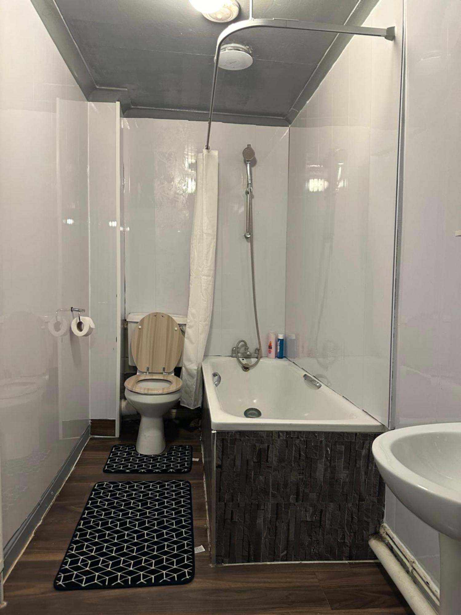 Luxury In A 4 Bedroom Flat! 4 Minutes Walk To Kingscross, St Pancras * London