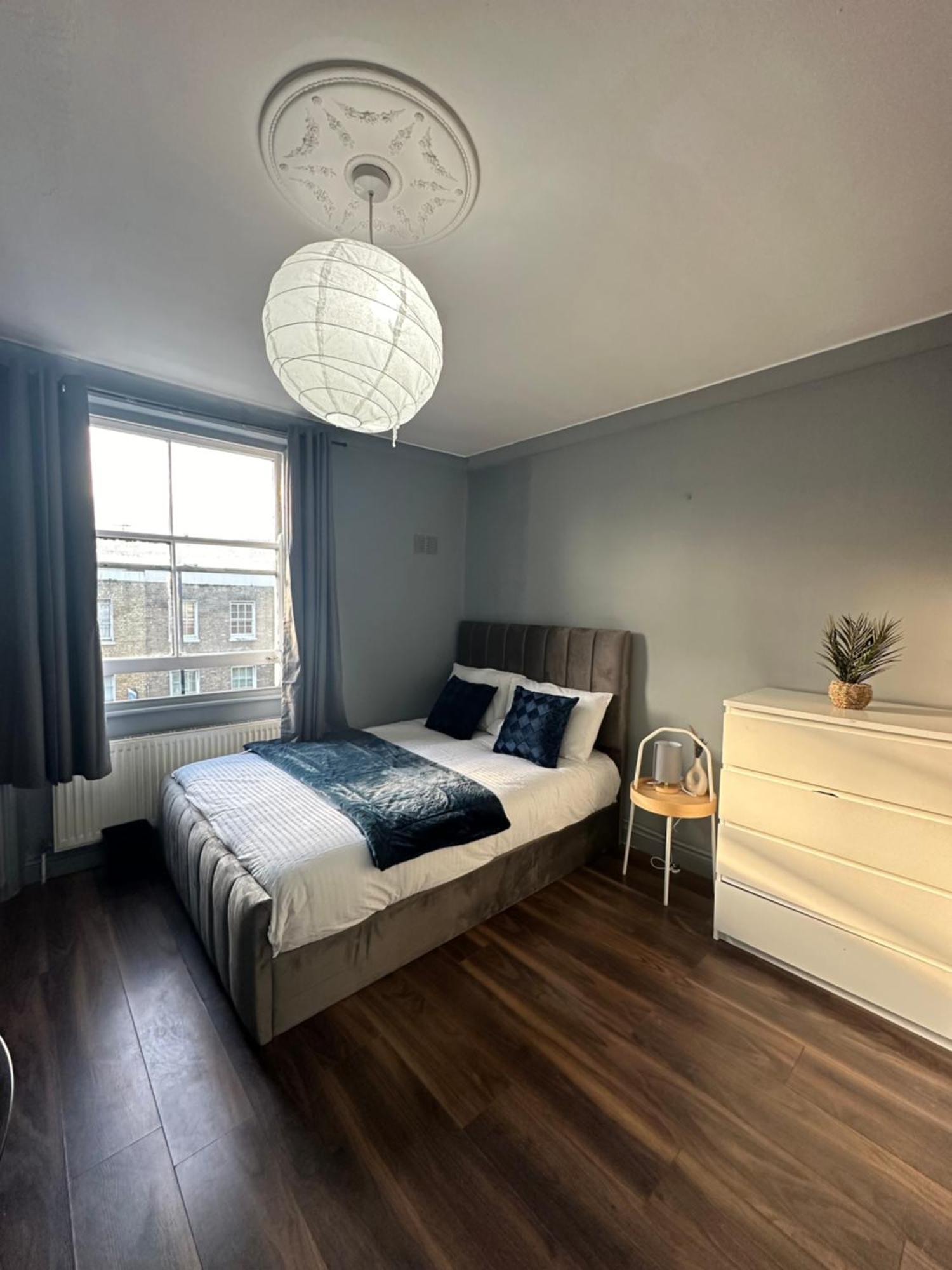 Homestay Luxury In A 4 Bedroom Flat! 4 Minutes Walk To Kingscross, St Pancras *