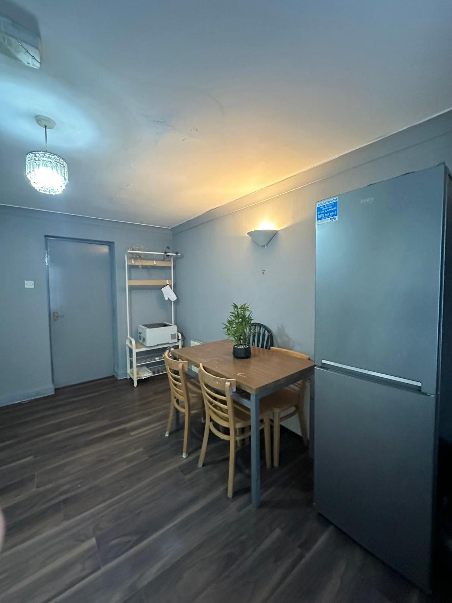 Homestay Luxury In A 4 Bedroom Flat! 4 Minutes Walk To Kingscross, St Pancras