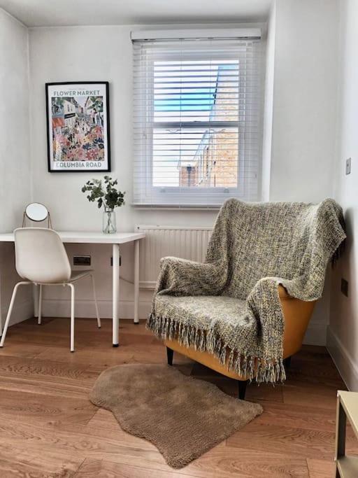 Appartement 2 Bedroom Modern, Simple Flat In Broadway Market Londen