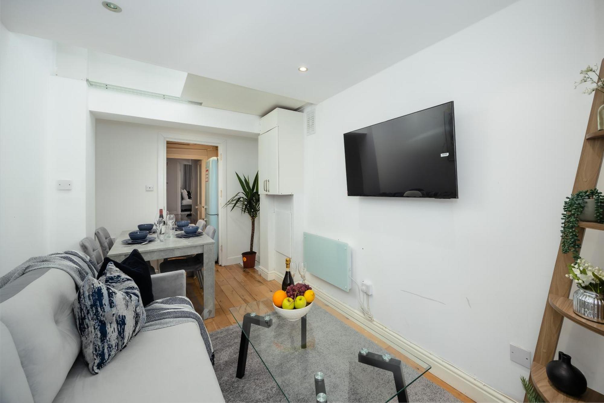 Elegant & Spacious - Minutes To Kensington * Londra