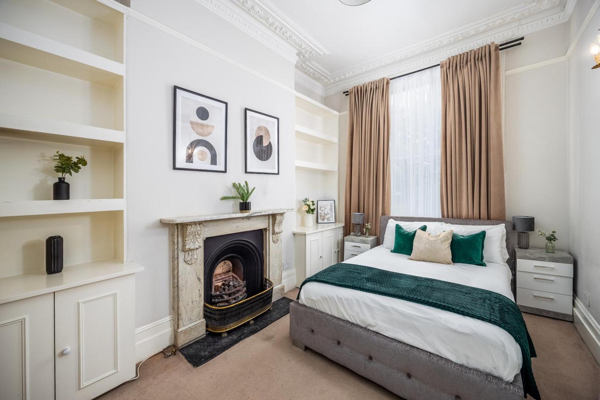 Elegant & Spacious - Minutes To Kensington Appartamento Londra