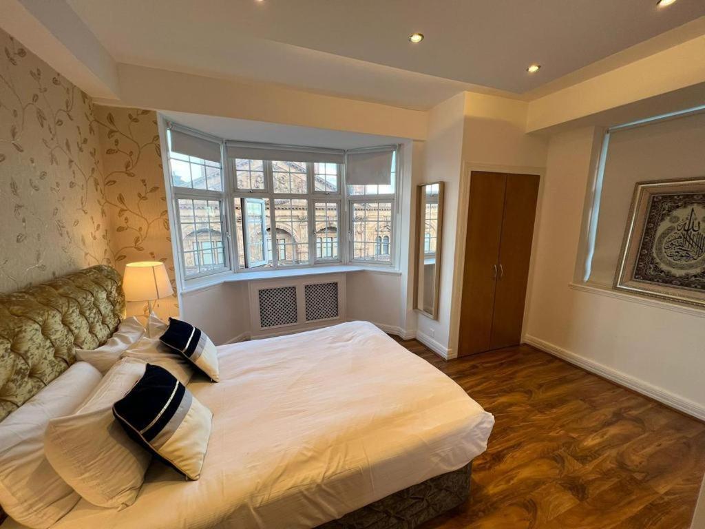 Knightsbridge Luxurious - Facing Harrods Londen