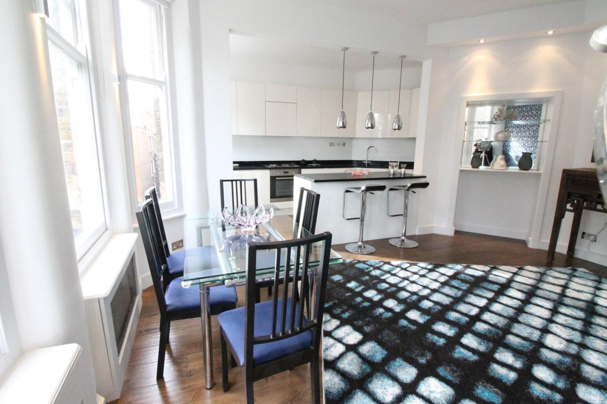 Contemporary 3 Double Bedroom 2 Bathroom Haven In The Heart Of Chelsea Exquisite With A Designer's Touch Appartement Londen