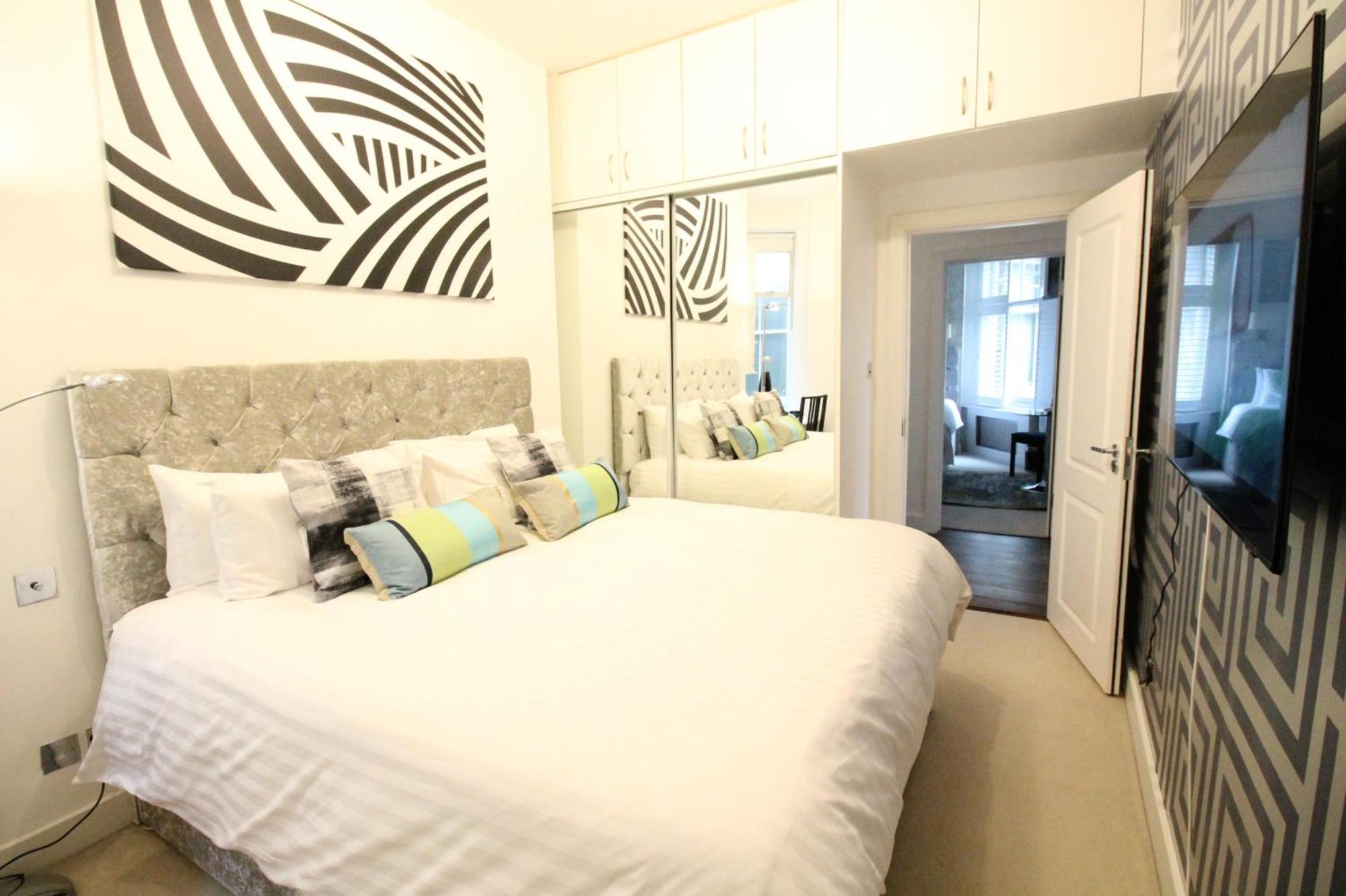 Contemporary 3 Double Bedroom 2 Bathroom Haven In The Heart Of Chelsea Exquisite With A Designer's Touch Appartement *