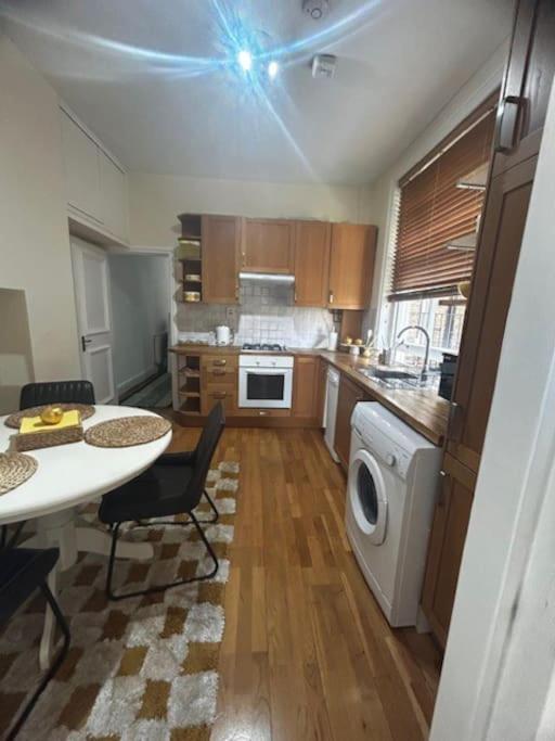 Cosy Maida Vale Nest Apartment