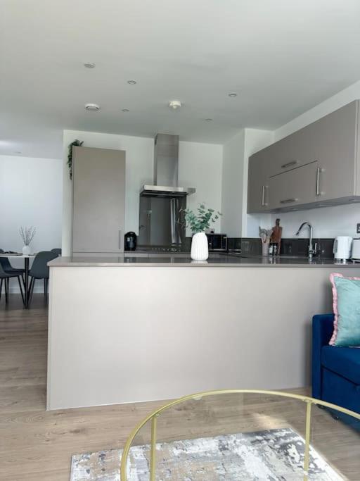 Appartement Luxury 2 Bed 2 Bath 1 Min From Station *