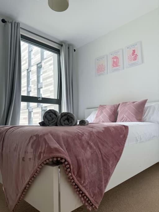 Luxury 2 Bed 2 Bath 1 Min From Station *